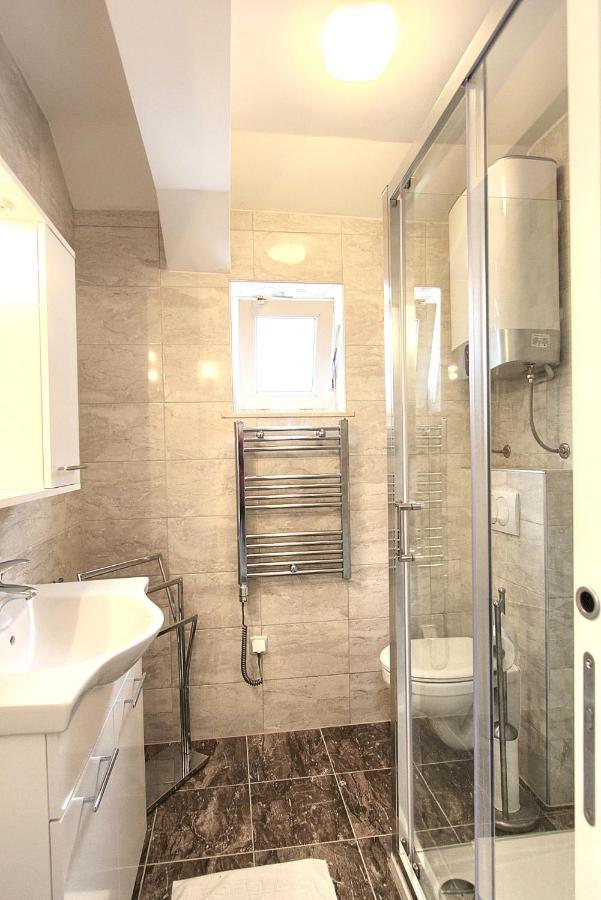 Gloria Apartment